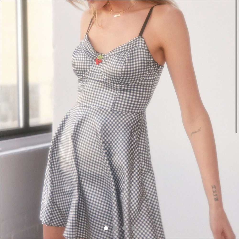 Urban Outfitters Gilly Gingham Bustier Dre… - Picture 2 of 7